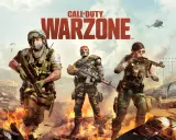 Trzech żołnierzy Call of Duty Warzone w akcji, otoczonych płomieniami i zniszczeniem. Sprawdź call of duty warzone wymagania, by dołączyć do walki!