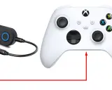 Adapter BT do podłączenia słuchawek do Xboxa. Włóż wtyczkę jack do kontrolera.