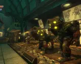 Trzy Big Daddy z Bioshock The Collection w podwodnym mieście Rapture. Na ścianach wiszą szkice postaci.