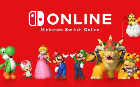 Postacie z Mario świętują z napisem Nintendo Switch Online. Yoshi, Toad, Peach, Mario, Luigi, Bowser i Bowser Jr. zapraszają do gry online.