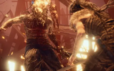 Senua walczy z potworem w płomieniach w Hellblade: Senua's Sacrifice.