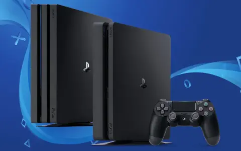 Dwie konsole PS4 i kontroler. Gracze zastanawiają się, kiedy serwery PS4 zostaną wyłączone, ciesząc się grami.