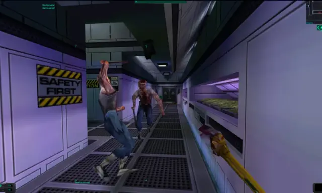 W korytarzu stacji kosmicznej, dwóch zombie z bronią w ręku goni gracza. To klasyczny przykład rozgrywki w stylu immersive sim.