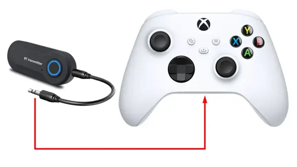 Adapter BT do podłączenia słuchawek do Xboxa. Włóż wtyczkę jack do kontrolera.